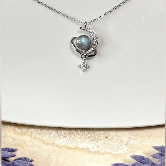 925 Sterling Silver Elegant Curved Moon Star Moonstone Pendant Necklace - Picture 8 of 9
